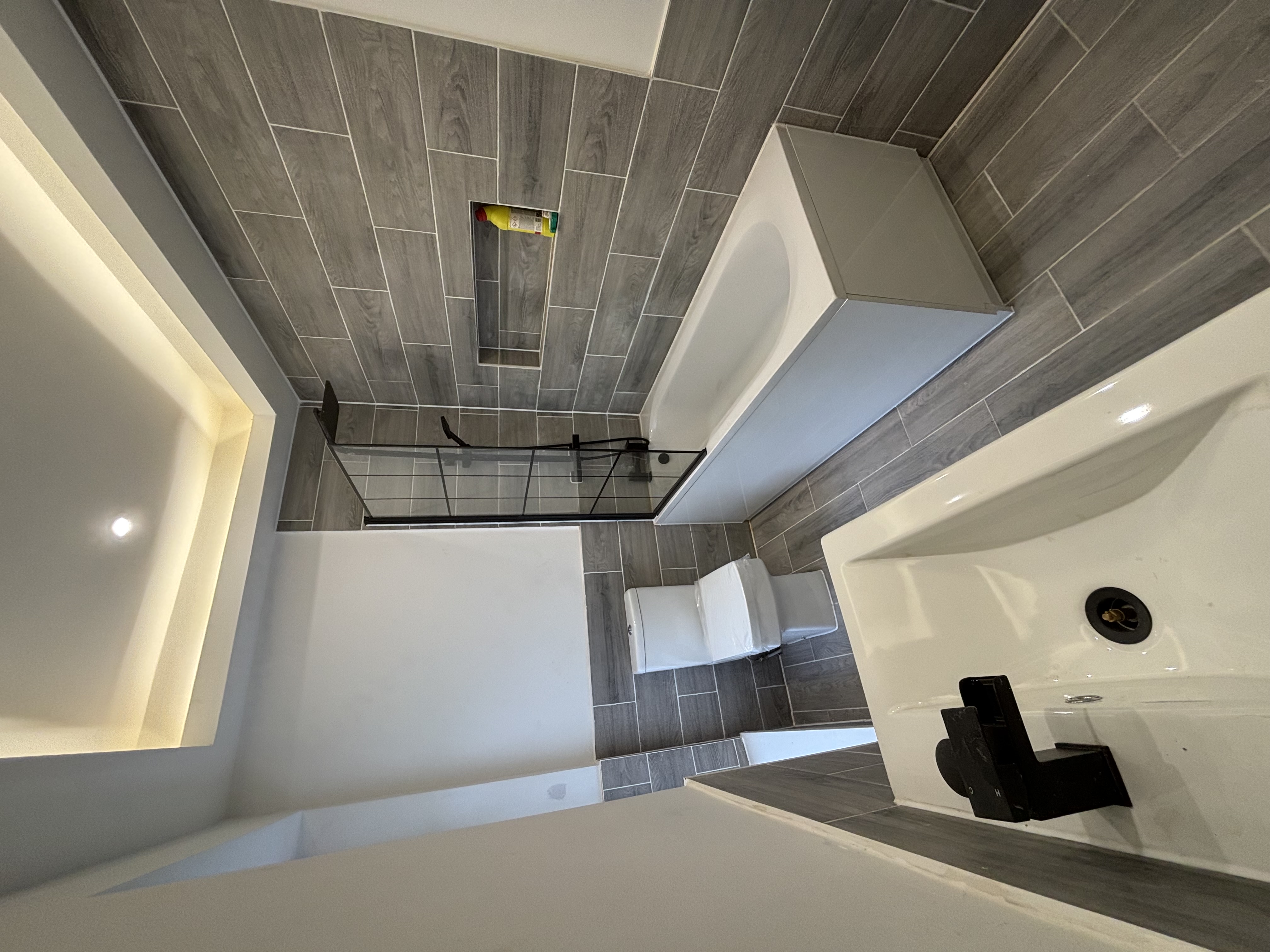 Llwyncelyn Cottages image